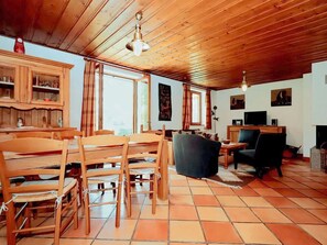 Dining - Spacious chalet for 8 in Les Houches, with parking (Les Houches)