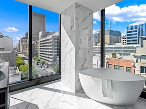 Junior Suite, 1 King Bed, Club lounge access