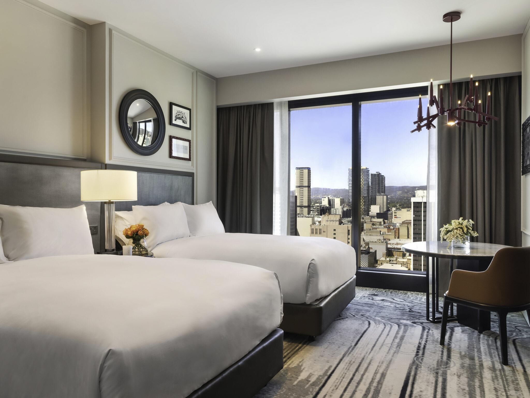 Ropa de cama hipoalergénica y minibar 