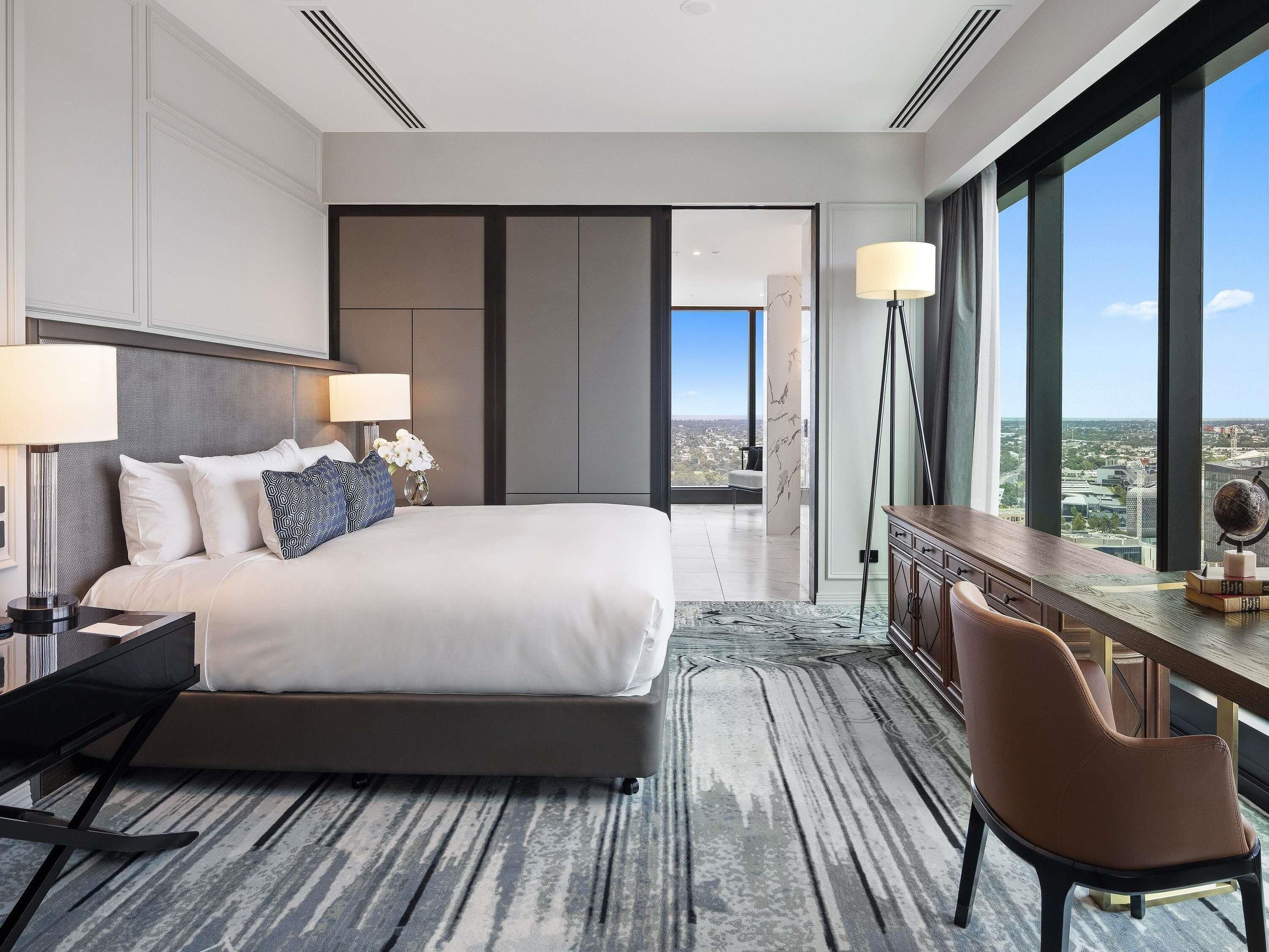 Ropa de cama hipoalergénica y minibar 