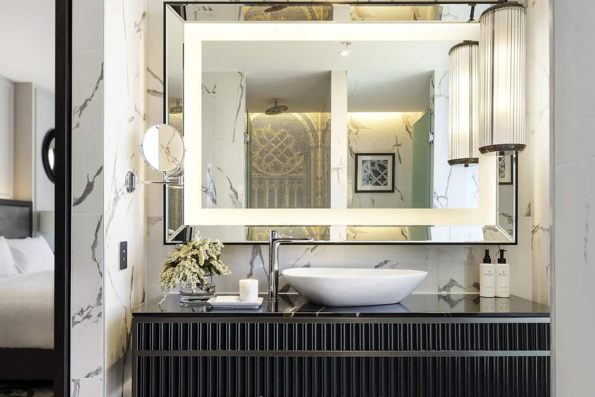 Quarto superior, 1 cama King | 1 quarto, roupas de cama antialérgicas, frigobar, cofres nos quartos