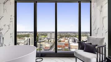 1 bedroom, hypo-allergenic bedding, minibar, in-room safe