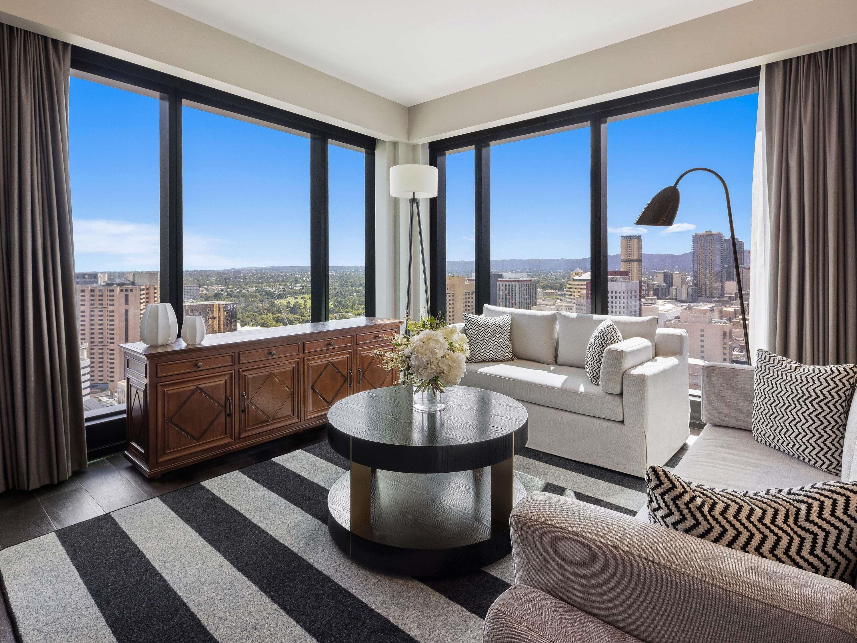 Ropa de cama hipoalergénica y minibar 