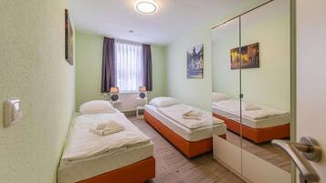 2 Schlafzimmer, Reisekinderbett, kostenloses WLAN