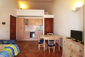 1 bedroom, travel crib, free WiFi