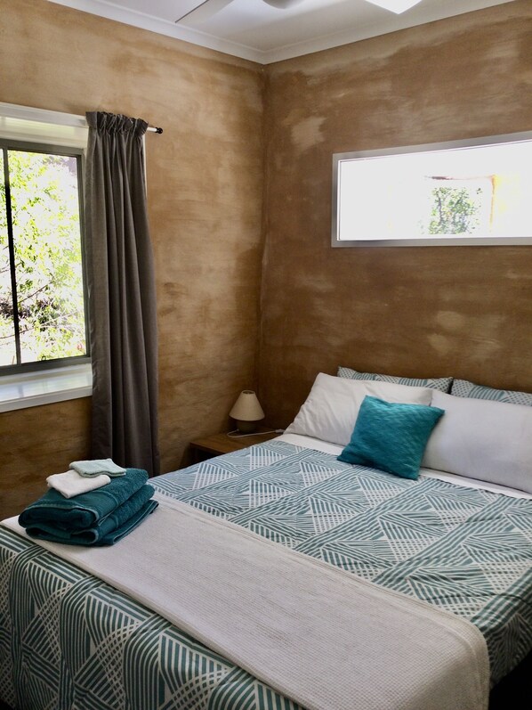 3 bedrooms, bed sheets