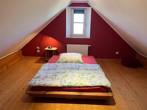 3 habitaciones, cuna de viaje, wifi y ropa de cama