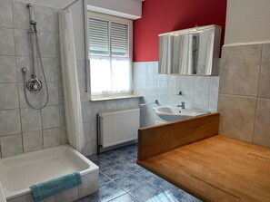 Bruser, håndklæder, Toiletpapir