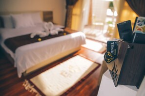 Classic Room | Egyptian cotton sheets, premium bedding, pillow-top beds, minibar - Jewel Maadi Cabins and Club (Cairo)