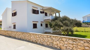 Unclassified image, 4 of 18, button - Apartments Ivan, (16419), Kustici, hr (Kustici)