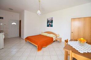 1 bedroom, Internet, bed sheets