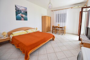 1 soverom, internettilgang og sengetøy