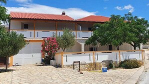 Unclassified image, 2 of 16, button - Apartments Josip, (16425), Kustici, hr (Kustici)