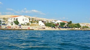 Beach - Apartments Ivan, (16417), Kustici, hr (Kustici)