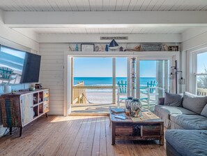 Smart TV - Vintage Vacation Pet Friendly, Ocean Views! (Surf City)