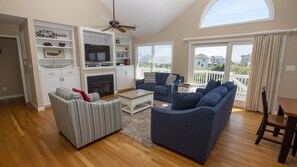 TV, fireplace, DVD player, books - Oceanside, 8 BRs, Priv Pool, Pool Table, Close to Beach Access, WW869, Bikini Bottom (Corolla)