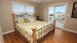 8 bedrooms, iron/ironing board, free WiFi, bed sheets - Oceanside, 8 BRs, Priv Pool, Pool Table, Close to Beach Access, WW869, Bikini Bottom (Corolla)