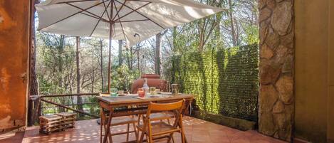 تناول الطعام بالخارج