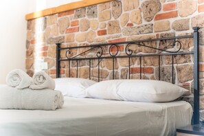 2 chambres, fer et planche à repasser, Wi-Fi gratuit, draps fournis