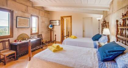 Schöne Finca "Son Vanrell" mit Bergblick, Pool, WLAN, Klimaanlage, Terrasse und Garten;