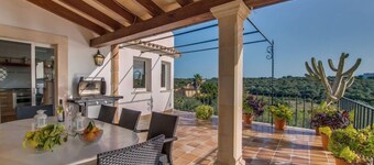 "Algueret" con vistas al mar y a la montaña, piscina, Wi-Fi, aire acondicionado, terraza y jardín
