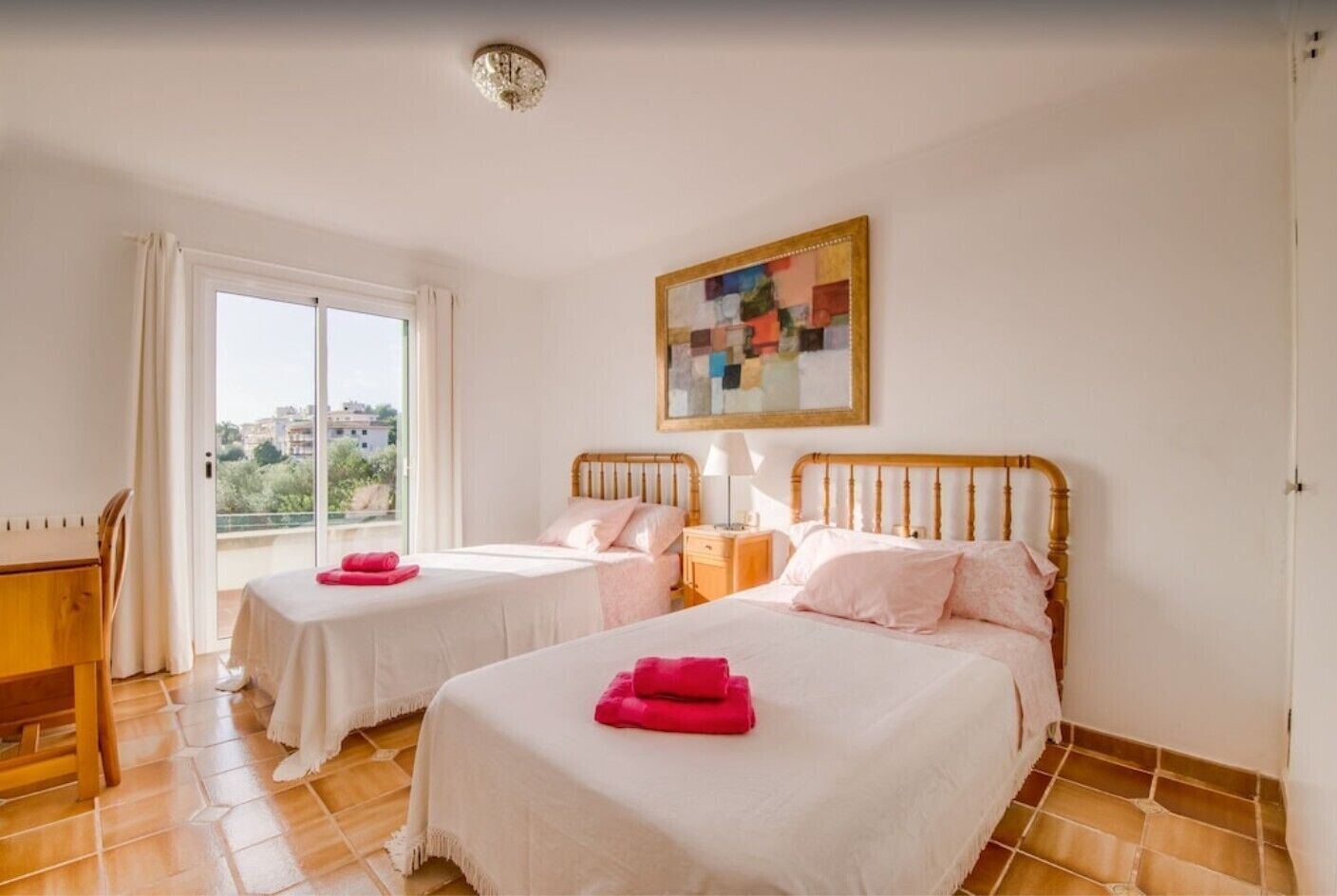 4 bedrooms, iron/ironing board, free WiFi, bed sheets