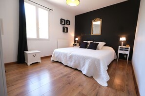 4 Schlafzimmer, Bügeleisen/Bügelbrett, kostenloses WLAN