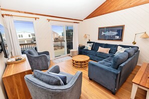 TV - Semi-Oceanfront, 100 ft to beach access, Sun Decks, KH141, Blue Heaven (Kitty Hawk)