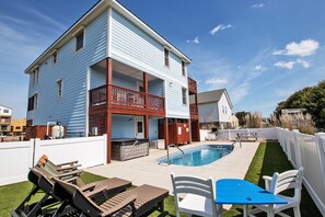 A heated pool - Oceanside, Private Pool, Golf Cart, Hot Tub! KD904, The Blue Palm (Kill Devil Hills)