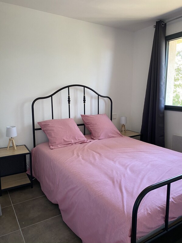 2 Schlafzimmer, Bügeleisen/Bügelbrett, kostenloses WLAN, Bettwäsche