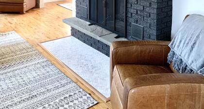 Finger Lakes Farmhouse Home, Dog Friendly, Close to Hiking, Wineries and more