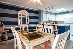Dining - Compass Rose 41 | Oceanfront Condo, South of Garden City Pier (Garden City Beach)