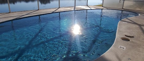 Piscine extérieure, piscine chauffée