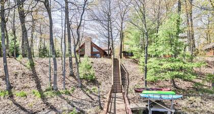 Beautiful 5 bedroom with lake side gazebo and hot tub!