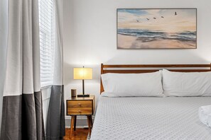 3 bedrooms, desk, iron/ironing board, free WiFi