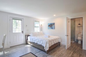 4 habitaciones, tabla de planchar con plancha, wifi y ropa de cama 