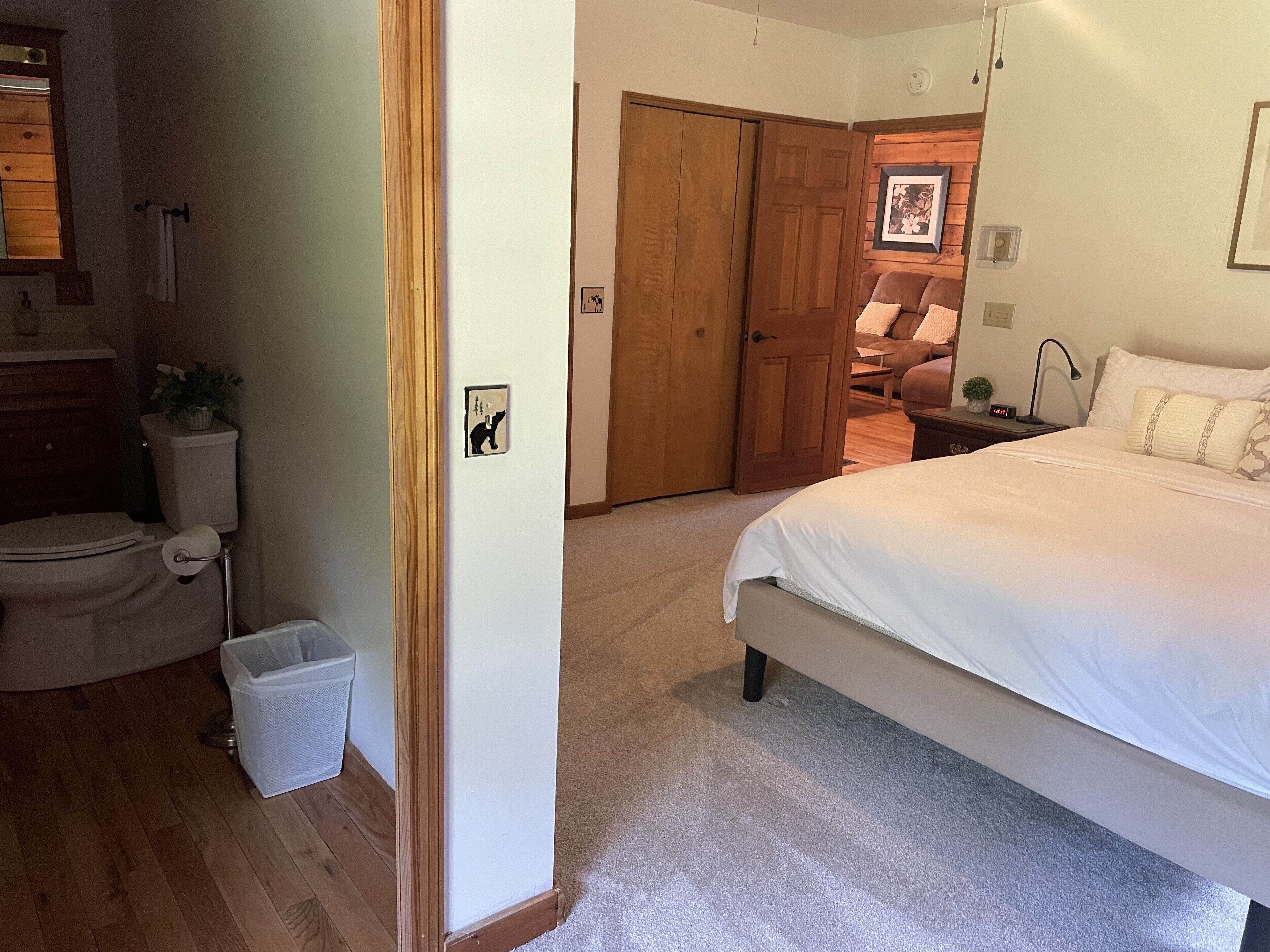 2 slaapkamers, een strijkplank/strijkijzer, wifi, beddengoed