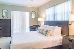 2 habitaciones, escritorio, tabla de planchar con plancha y wifi gratis