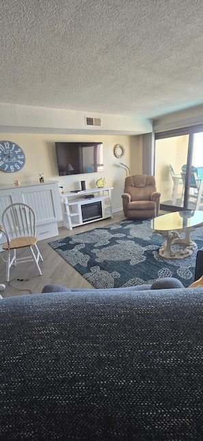 TV, DVD player, books - Beautiful views await you in this family friendly, quiet resort (North Myrtle Beach)