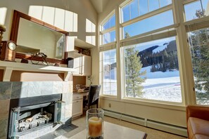 Interior - Spacious Slope-side Ski In/out Town Home, Private Garage ER12 (Copper Mountain)