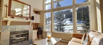 Spacious Slope-side Ski In/out Town Home, Private Garage ER12