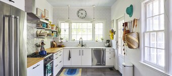 Bright & Charming Artist's House in Bellport, NY