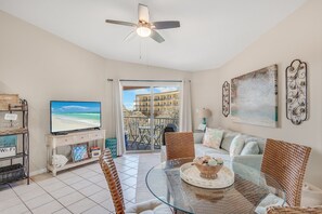 Smart TV - Live like a local at Gulfview; FREE Beach Service! Pool. Hot tub. WiFi! (Destin)