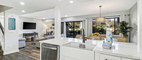 المنشأة من الداخل