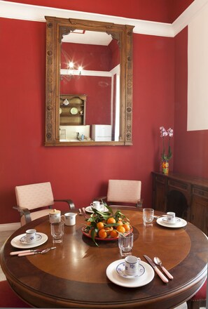 تناول الطعام