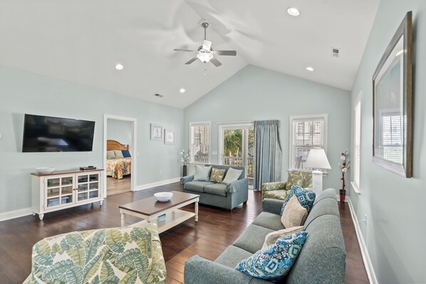 TV, DVD player - Happy Ours - Short Walk to Beach, Game Room (North Myrtle Beach)