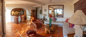 Smart TV - Amazing views of La Ropa Bay 3 BR condo (Zihuatanejo)