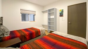 2 habitaciones, tabla de planchar con plancha y wifi gratis