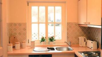 Kühlschrank, Ofen, Herdplatte, Geschirrspüler