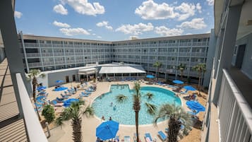 室內泳池、室外泳池